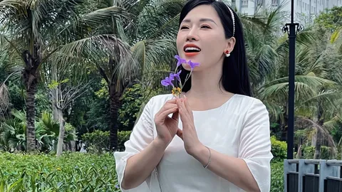 MV nghệ thuật “Lời Bác dặn trước lúc đi xa” của NSƯT Hương Giang được giới thiệu trên Bản tin Quốc tế