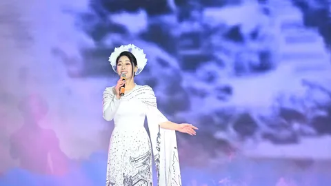 Kỷ niệm 79 năm Ngày thành lập Quân đội Nhân dân Việt Nam: NSƯT Hương Giang ra mắt MV “Âm vang Trường Sơn”