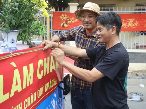 Người dân Long An náo nức chờ đón mùa lễ hội đầu Xuân