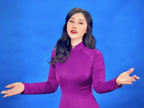 NSƯT Hương Giang ra mắt MV Tiếng hát mẹ